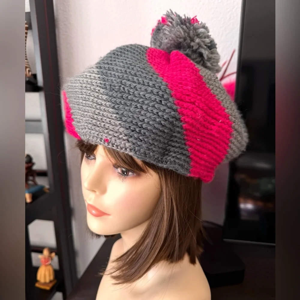 Vintage Avon Gray and Pink Knit Beret